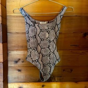 Babaton/Aritzia Bodysuit